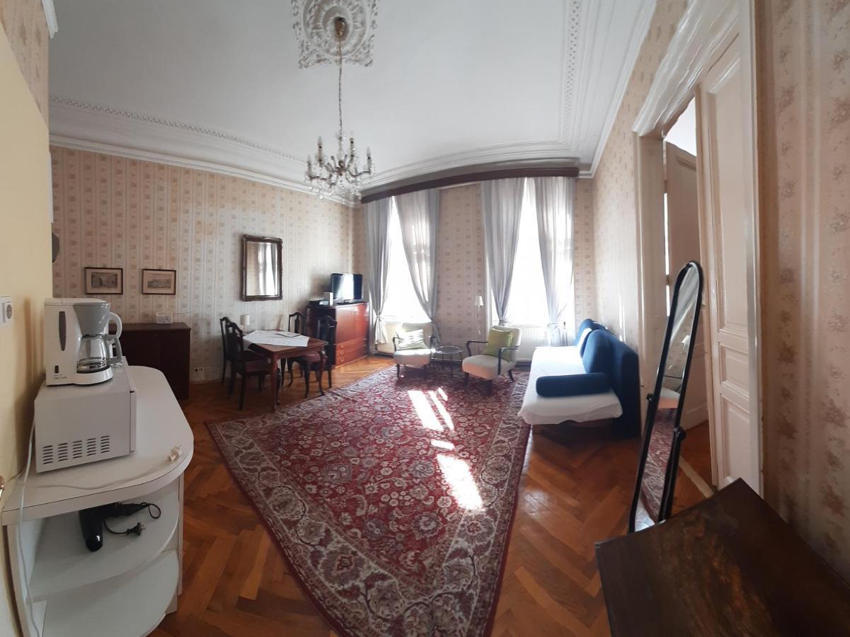 Downtown Apartment *